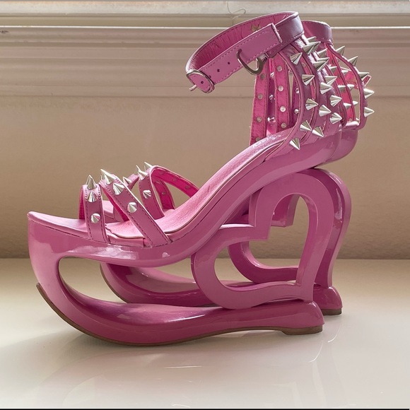 Show Story Shoes - Show Story Pink Spike Heart Platform Sandal SZ 9